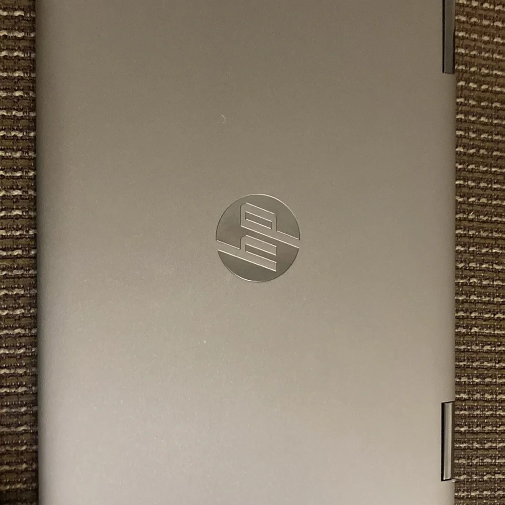 HP windows computer that fold used twice